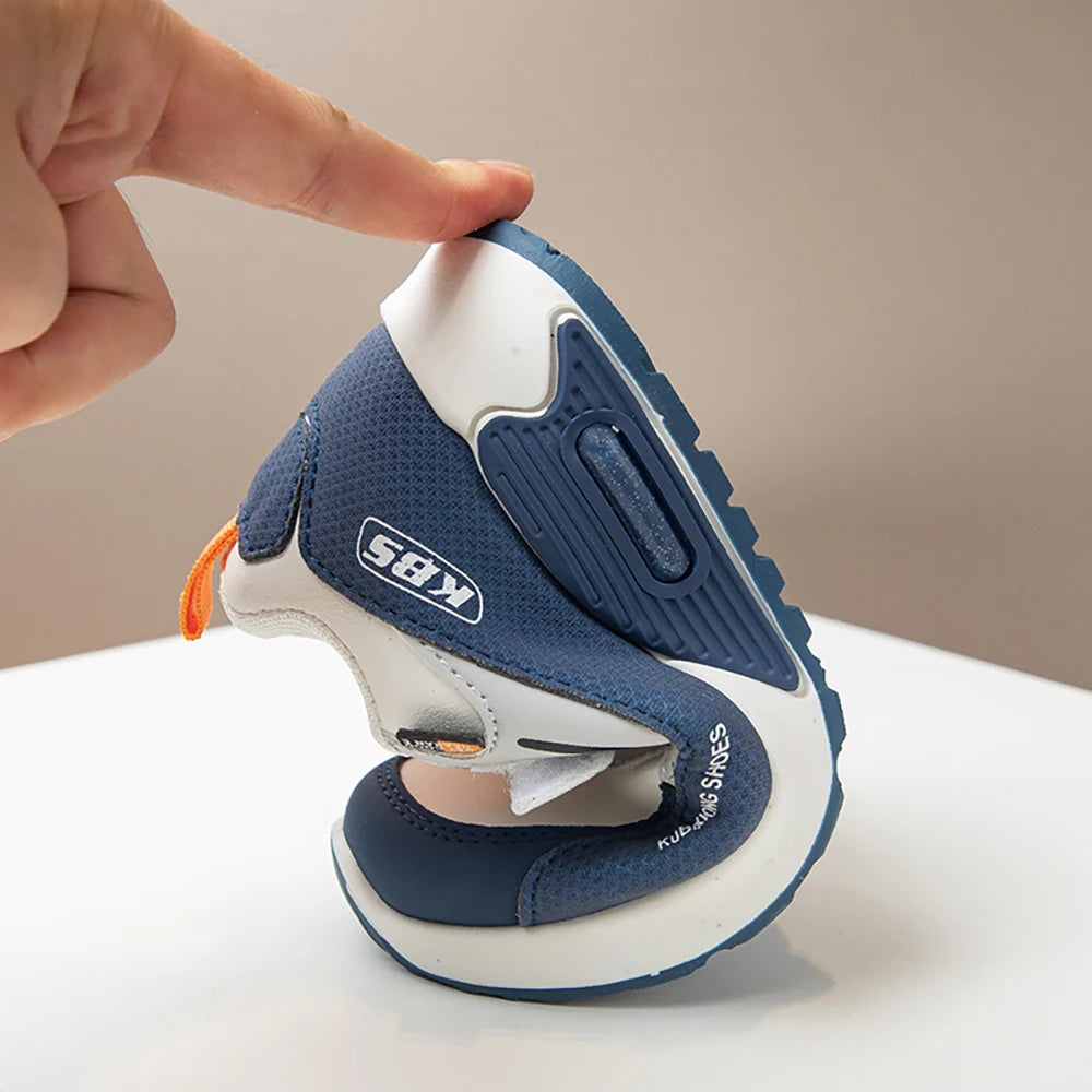 Chaussures de Sport en cuir PU pour enfants, baskets tendance à la mode pour enfants, chaussures de course d'extérieur à semelles souples pour garçons et filles, 2025