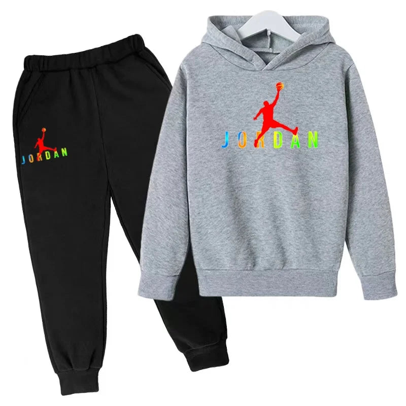 Nouveau style de sweat-shirt à capuche pour enfants, adapté aux enfants de 3 à 13 ans, motif sportif avec lettres, convient aux garçons et aux filles.