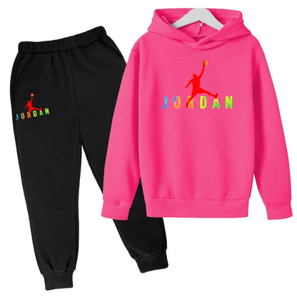 Nouveau style de sweat-shirt à capuche pour enfants, adapté aux enfants de 3 à 13 ans, motif sportif avec lettres, convient aux garçons et aux filles.