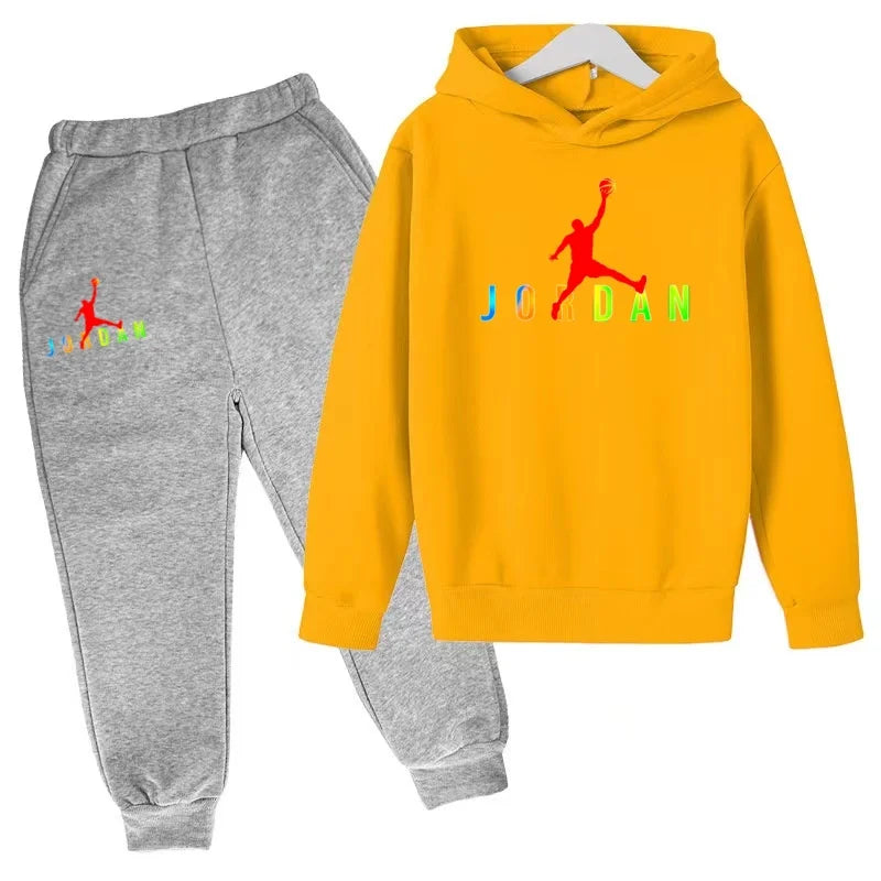 Nouveau style de sweat-shirt à capuche pour enfants, adapté aux enfants de 3 à 13 ans, motif sportif avec lettres, convient aux garçons et aux filles.