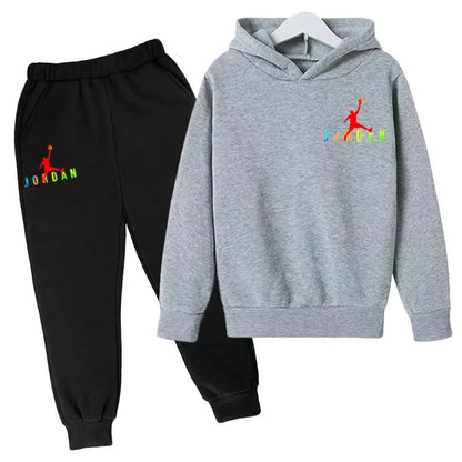 Nouveau style de sweat-shirt à capuche pour enfants, adapté aux enfants de 3 à 13 ans, motif sportif avec lettres, convient aux garçons et aux filles.